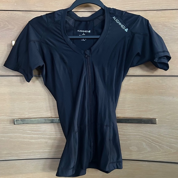 Alignmed Posture Pullover Shirt in Black For Women Small - Picture 1 of 3
